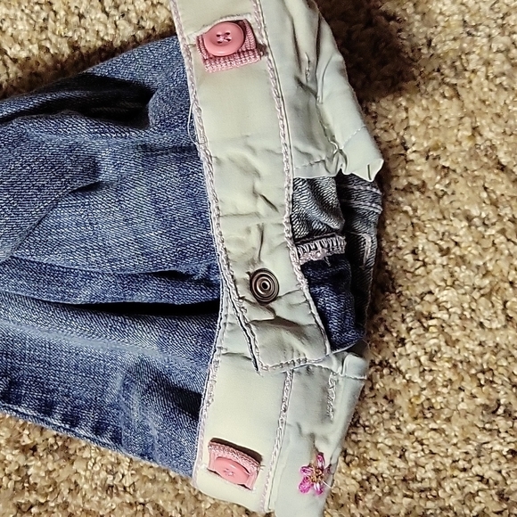 GAP Kids Blue Jeans with Floral Embroidery - Picture 4 of 4